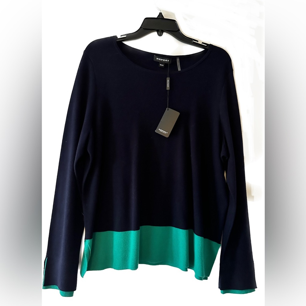 Medium Navy/Green Sweater